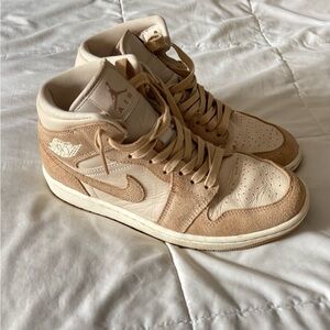 Air Jordan 1 mid SE Women's Sneakers - Beige and Light Brown